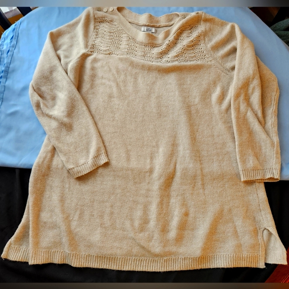 Croft and Barrow beige sweater